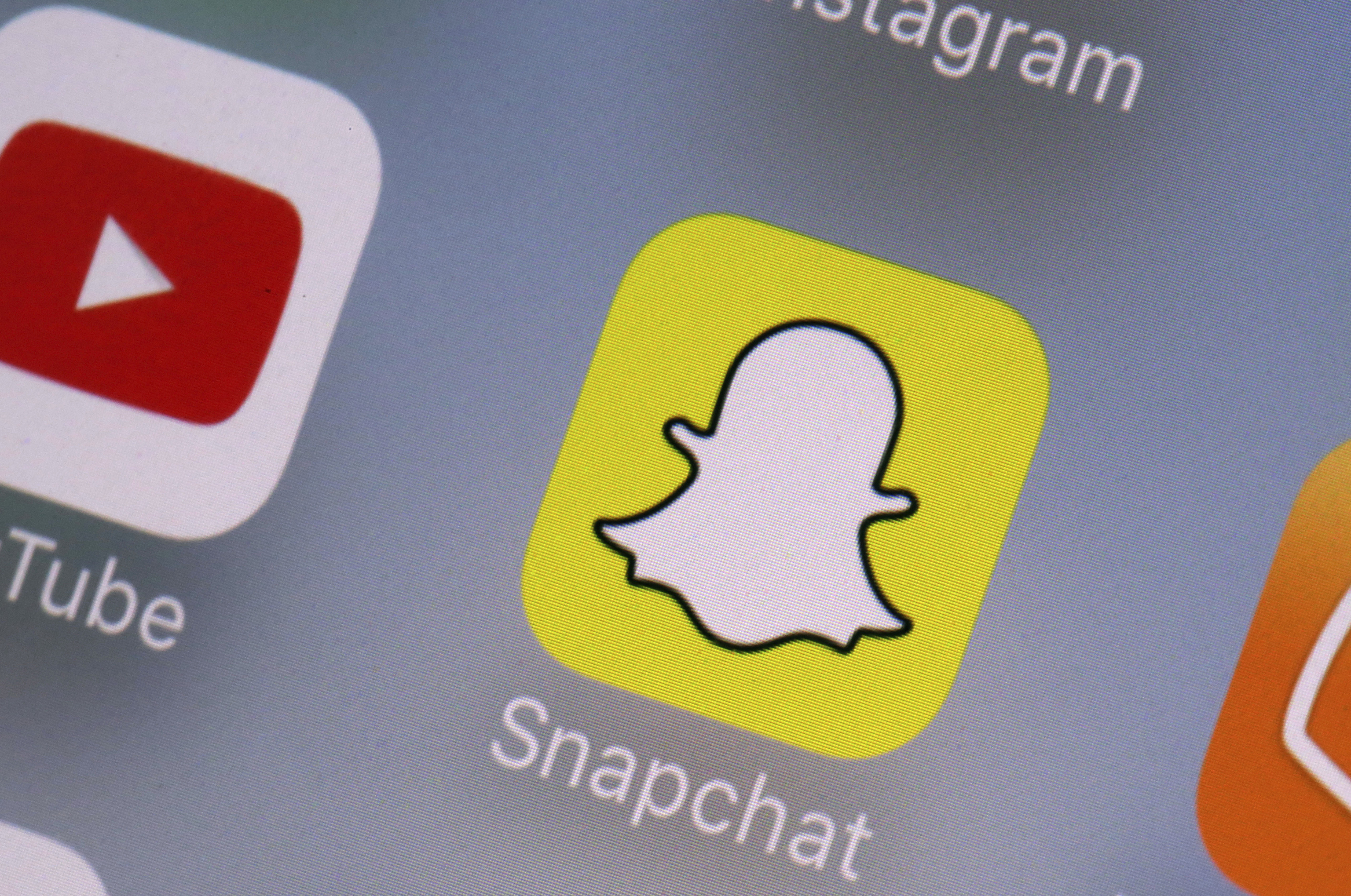 California social media addiction bill drops parent lawsuits - Vimarsana News