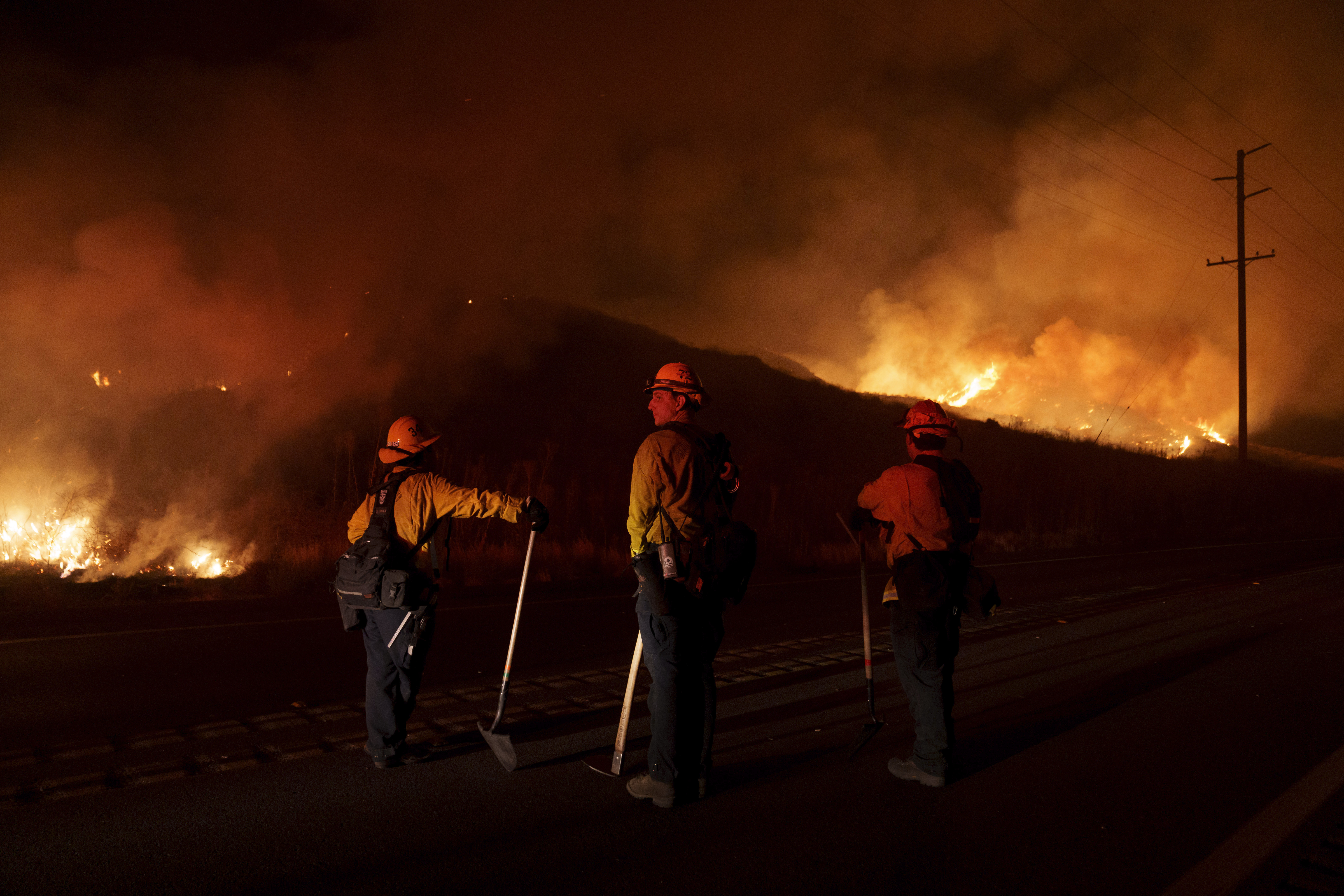 Firefighters gain ground on Southern California wildfire while Yosemite blaze degrades air quality - Vimarsana News