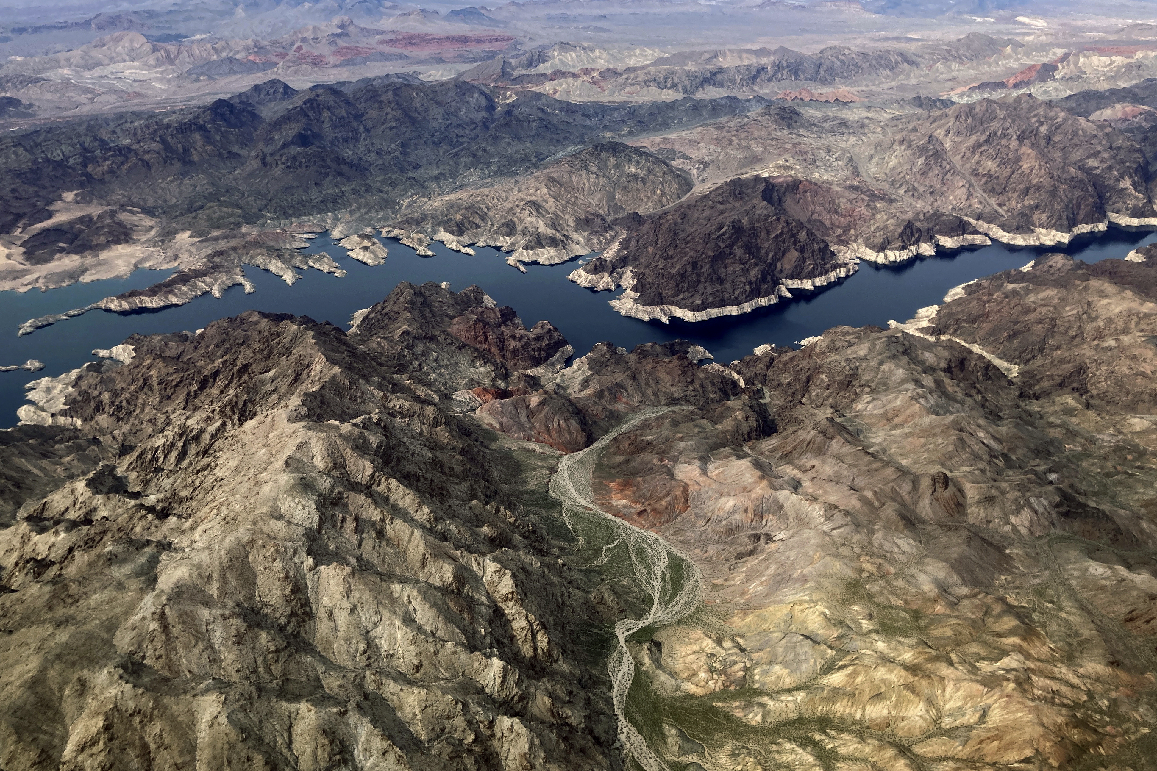 Federal officials plan to announce 2024 cuts along the Colorado River. Here's what to expect - Vimarsana News