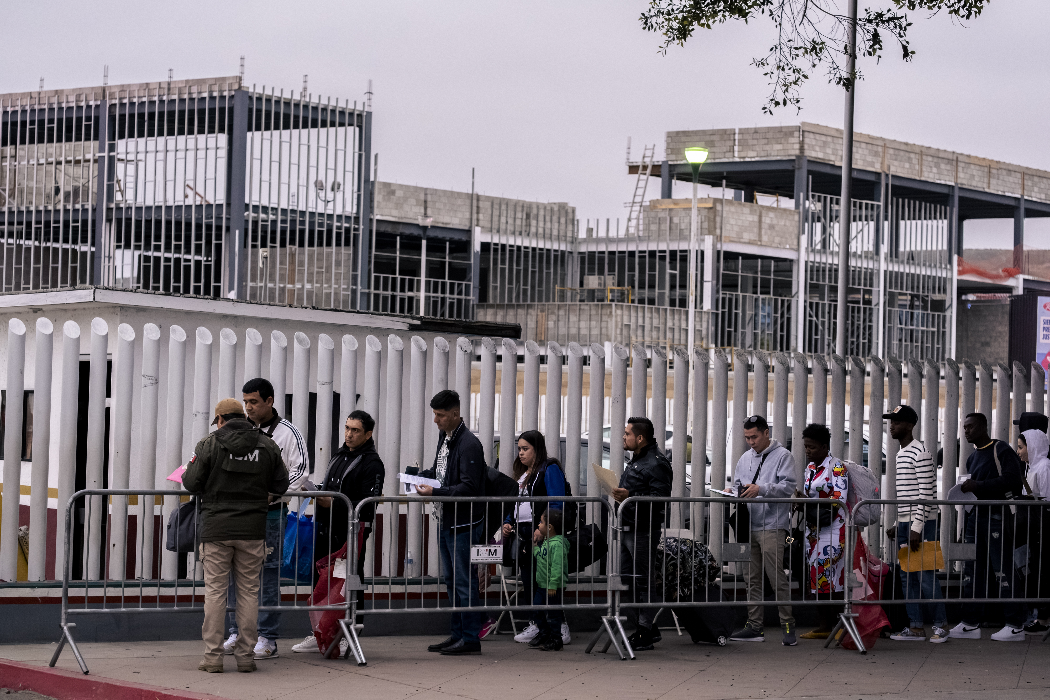 US expands curfews for asylum-seeking families to 13 cities as an alternative to detention - Vimarsana News